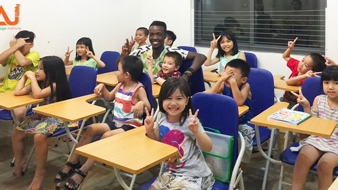 Truyền cảm hứng với lớp học tiếng Anh miễn phí tại chung cư Ecolife