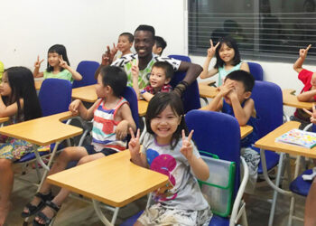 Truyền cảm hứng với lớp học tiếng Anh miễn phí tại chung cư Ecolife