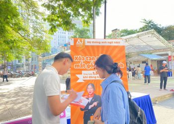 Check – in nhận quà cùng A&U tại Học viện Công nghệ Bưu chính Viễn thông